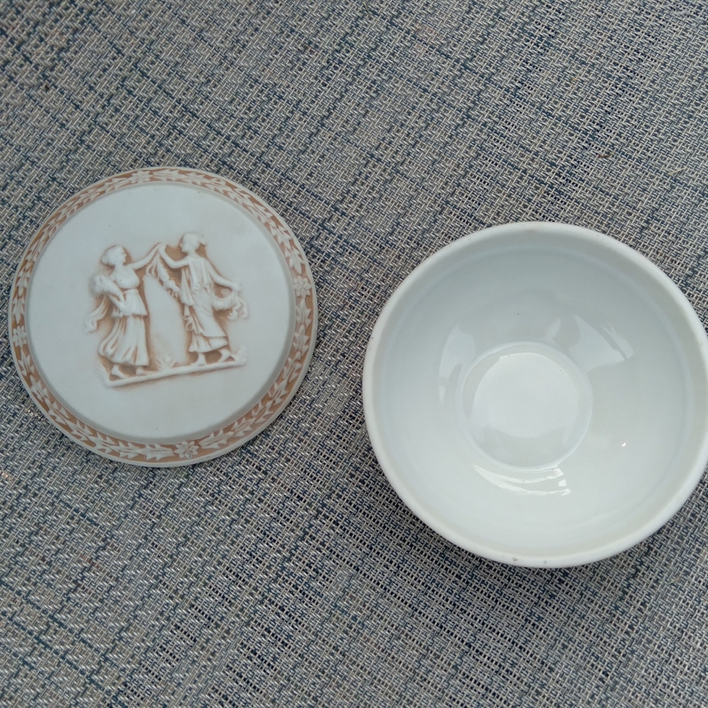 Vintage Bisque Porcelain Trinket / Jewelry Dish - Picture 7 of 7